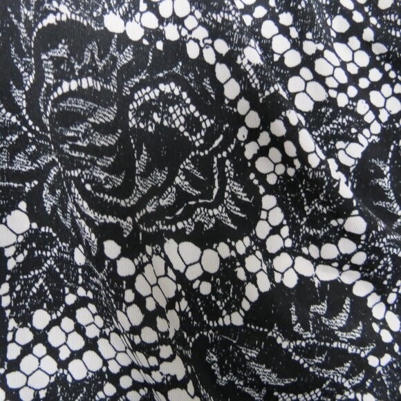 Guess Floral Lace Print Sleeveless Blouse - Picture 4 of 5